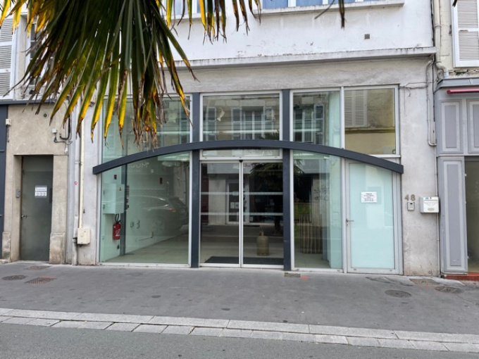 Vente Immobilier Professionnel Local commercial Rochefort (17300)